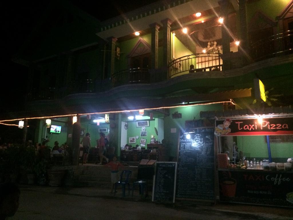 Phonemany Guesthouse Muang Pakbèng Exteriör bild