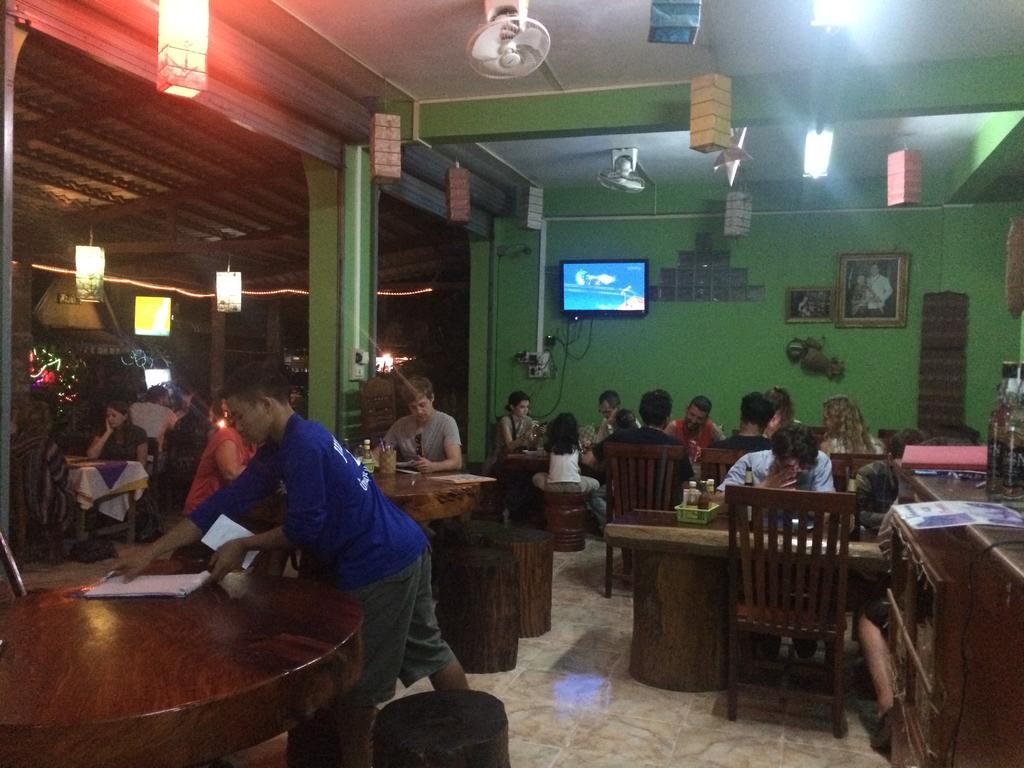 Phonemany Guesthouse Muang Pakbèng Exteriör bild