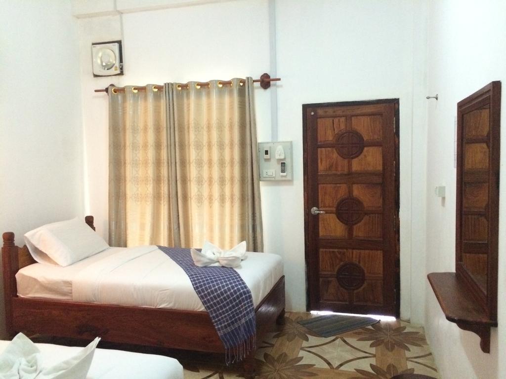 Phonemany Guesthouse Muang Pakbèng Exteriör bild