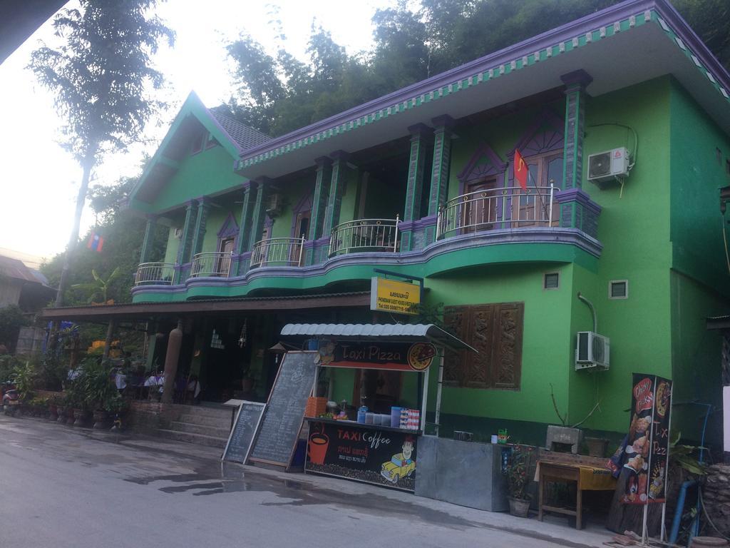 Phonemany Guesthouse Muang Pakbèng Exteriör bild