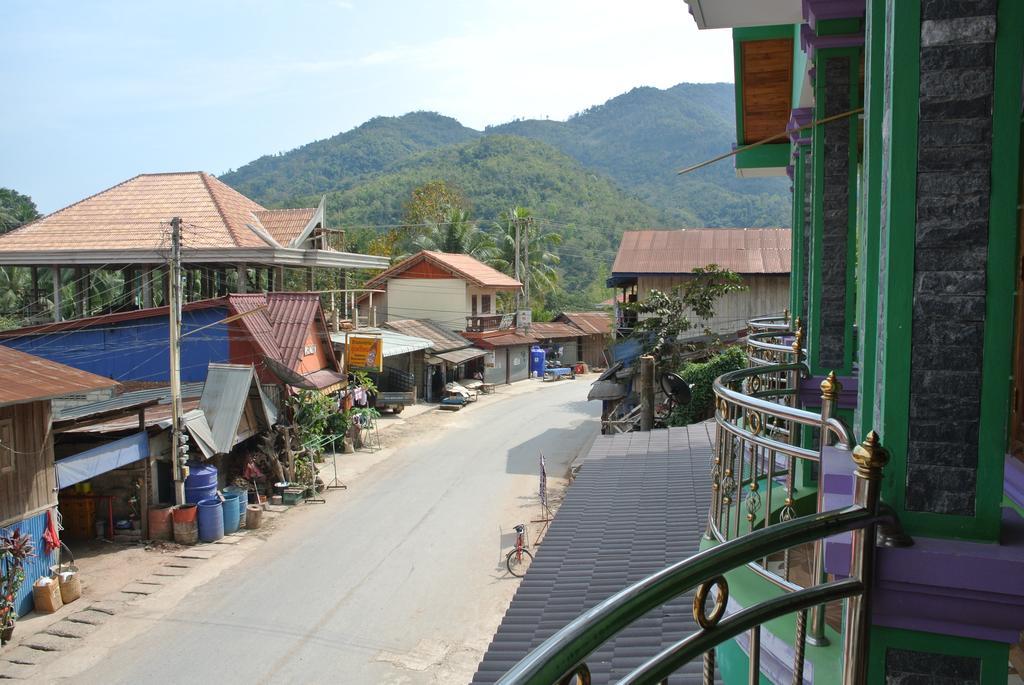 Phonemany Guesthouse Muang Pakbèng Exteriör bild