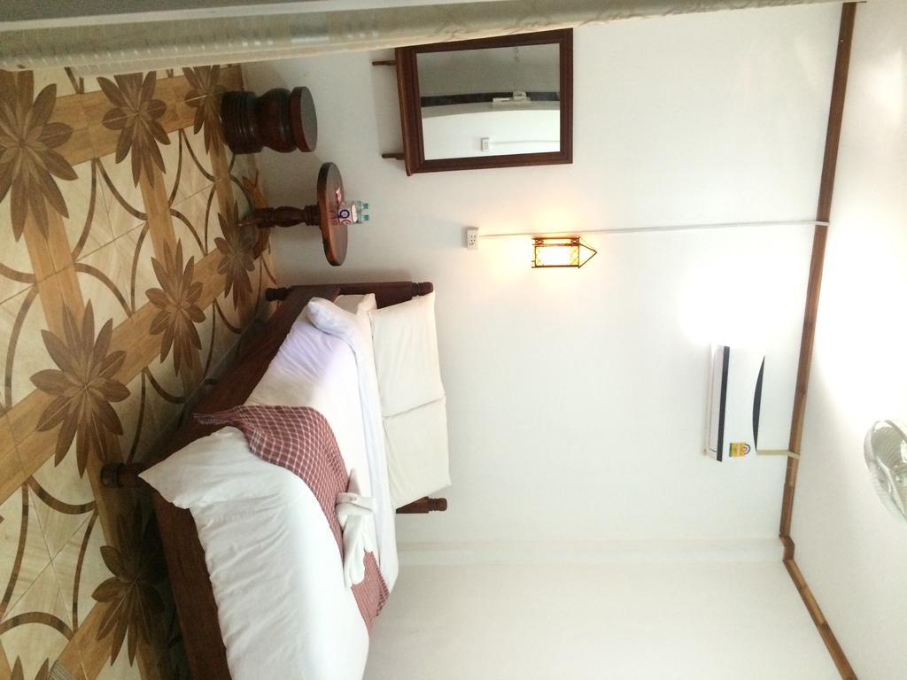 Phonemany Guesthouse Muang Pakbèng Exteriör bild