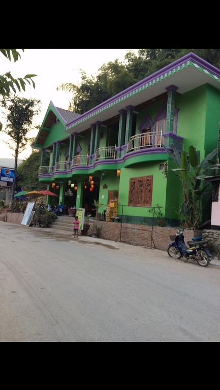 Phonemany Guesthouse Muang Pakbèng Exteriör bild